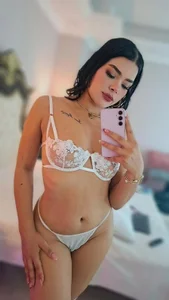 LilyReus Public Foto 3