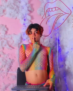 Leo_Glow Your trusted femboy Pic 2