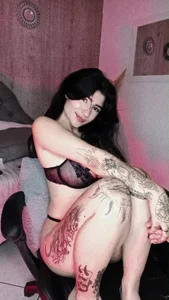roxannalopez A Little Wicked 사진 4