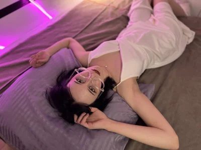 Rainbow_Vibes Bunny Pic 3