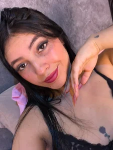 CintyaLeiner Sexy Teen (18+) For You✨  3টি ছবি