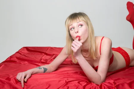 MorphoMarilyn: Public ( 3 фото)