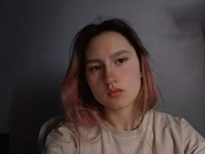 MayaGrins Soft Gaze & Pink Hair slika 4