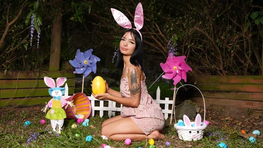 emily_dempsey Easter Sin 🐰💞  8টি ছবি