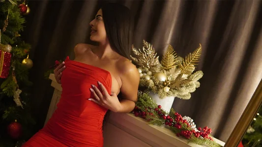 KeylaConner I came to steal Christmas… and maybe your heart. 💋🎄 . fénykép