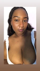 IssaNoirr Sexy angel Immagine  2