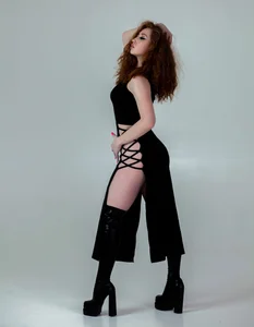 TinaBrook fatal beauty in a sexy dress😍 Εικόνα 4