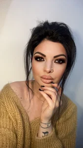 naughtymommy666 Who said that you gotta be naked to be sexy AF ?! Bilde