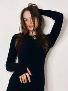 MichelleRoux In the thrall of charm  🖤 টি ছবি