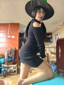 Im_Alma_ halloween Pic 8