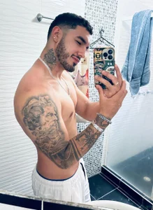 thebadboys05: Public ( 5 фото)