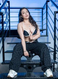 Nicolle_W Just The Way I Am Immagine 