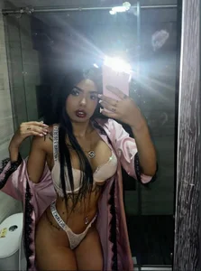 Nicole_Rosales Public Pic 8