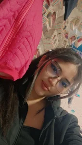 Hanna-Hot- Public  2টি ছবি