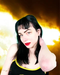 Jana-Bella Public Pic 3