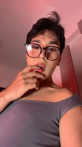 xoxoevy NOT ONLY THE FIRE BURNS 🥵 Poză 2