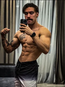 Karlos_Ripped_ hey Hình