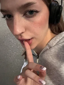 AliceRandewu qq slika 2