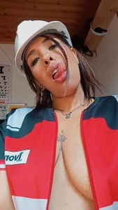 Ivon_C Public Pic 2