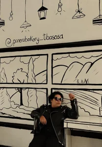 Hailey_Curvy Public  3. fénykép