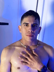 Adrian_fire Cold on the outside, hot on the inside. Foto 3