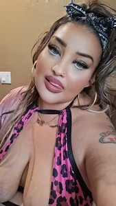 Ms_Dangerous_Curves Public Pic 6
