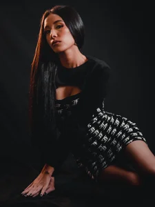 let me model you, love 😍🖤 de alicemoon__  photos