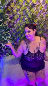 sexy mature💚🍃 de laura_riley  3 Imagens