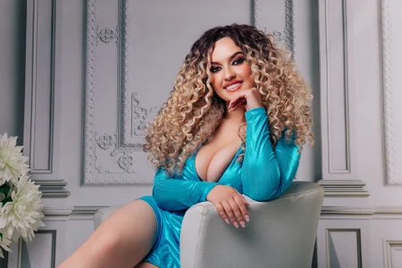 Public de MiaMckenna  2 Imagens