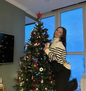 LeonaBelhumeur Cheers to the New Year! Pic 3