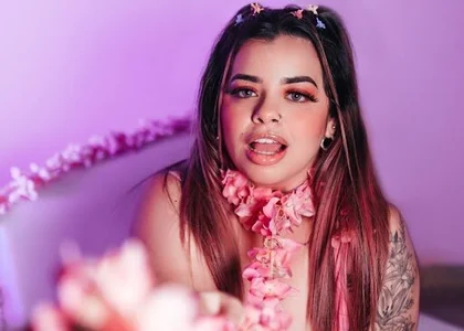 MiahJoness Kisses Pic 8