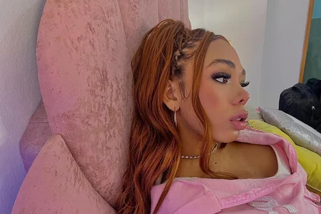 Nicole_Paradise sensual look Immagine  4