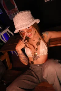 me de sunflowerr_  8 Imagens