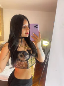 Public de MiaNeill  8 Imagens