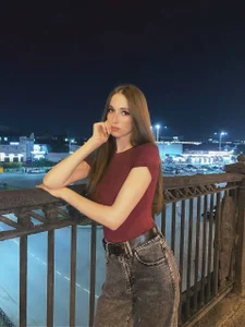 SheenaDunaway On the street 🏮 Pic