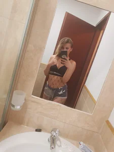 IsabellaEtha Public Pic