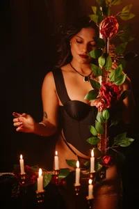 EmmaSanchez_ CANDDLES Gambar 3