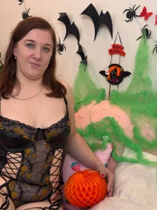 MarthaSimons Halloween) Pic 2