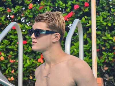 izan_20 Swimming pool💦🏊‍♂️ Εικόνα 5