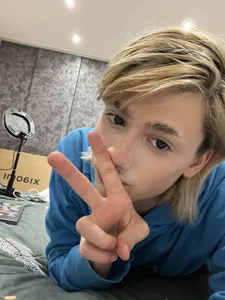 ll_Liam: Public ( 4 фото)