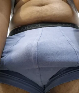 UnCutCrotchPublic图片