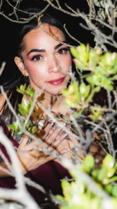 Candy_dim Waiting for my Gentleman Pic 4