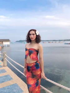 Hoelymorri Public  2টি ছবি