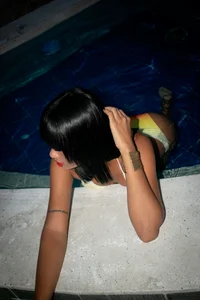 Zdjęcia Lily_coopper_ I WAS IN A HOT TUB AND THOUGHT YOU MIGHT WANT TO SEE THIS 🌸🥰: 