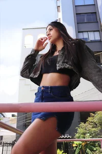 AllyJensen Park Style 🍃 Pic 5