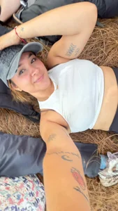 Sara_colyn You and me in nature🥰🍃 Foto