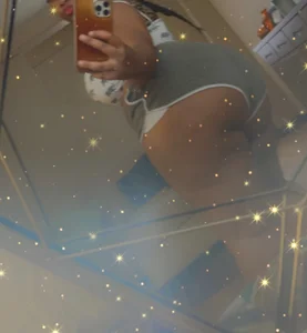 Eboni03 Public Pic 3