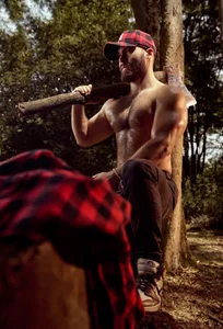 SebastianVilla_ Woodcutter зображення