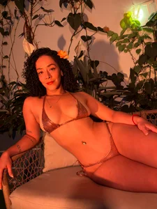 AlessaRomero Golden Session ✨💋 Immagine  2
