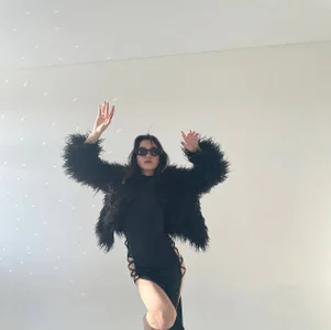 HermilaClap Public Foto 2